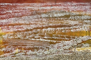 Wellenlichter 2, 2013, Pigment, Sand, Binder auf Holz, 28x35 cm